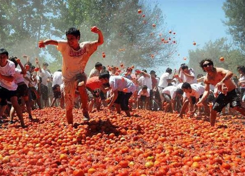 Lễ hội ném cà chua ở Tây Ban Nha