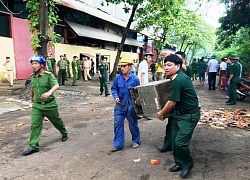 Nghệ An: Cháy dữ dội tại lò luyện thiếc, nhiều công nhân hoảng loạn thoát ra ngoài