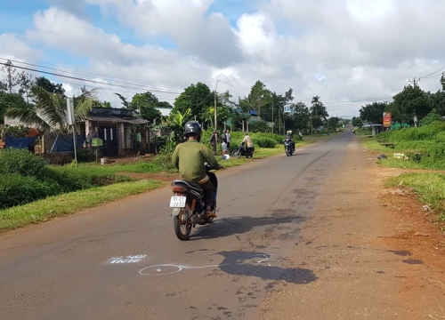 Xe máy tông liên hoàn khiến 3 người tử vong