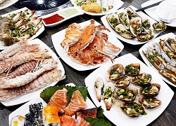 Nhân viên nhà hàng buffet nổi tiếng trả lời trống không, khách vặn vẹo thì nhận được lời cầu xin: &quot;Tối em mỏi lắm rồi!&quot;