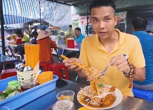 NTK Đỗ Long mê bánh tằm cà ri cay ba đời ở Cà Mau