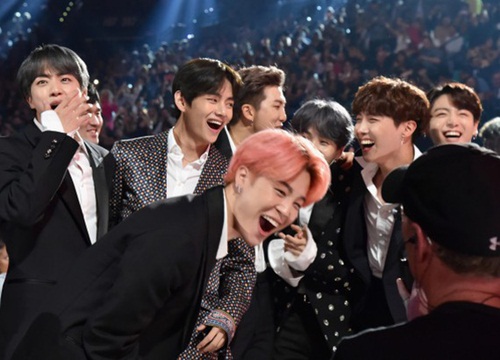 Không bất ngờ, BTS đánh bại EXO, BLACKPINK thắng giải MTV VMAs đầu tiên trong sự nghiệp hạng mục Best Kpop