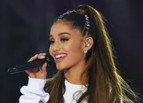 Ariana Grande hí hửng khoe nhận được 6 giải thưởng MTV VMAs 2019, fan nói gì khiến nàng phải... lập tức xóa bài đăng?