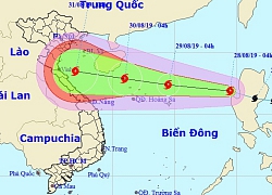 Tin mới nhất cơn bão số 4: Bão cách Quảng Bình - Quảng Trị 480km