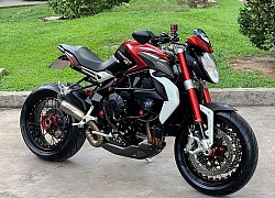 Cận cảnh MV Agusta Brutale 800 Dragster RR độ kiểu 'cơ bắp'