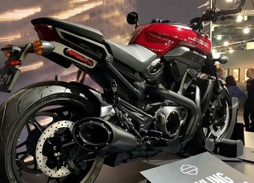 Harley-Davidson Streetfighter 975 lộ diện, chiến quỷ đỏ Ducati Monster