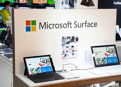 Microsoft Surface màn hình kép cần gì để thành công?