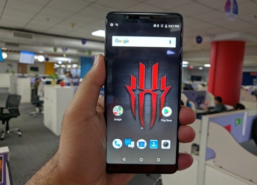 Smartphone gaming chip S855, RAM 12 GB, quay video 8K, giá gần 14 triệu