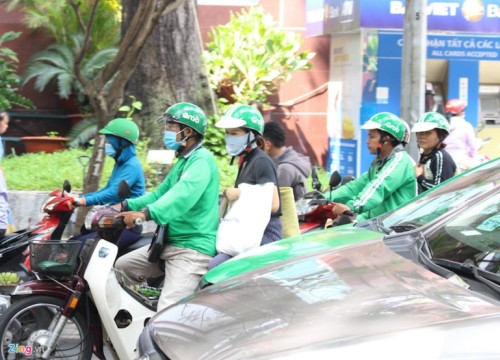 Hàng trăm nghìn xe ôm Grab, GoViet... gặp vướng mắc vì thuế thu nhập cá nhân