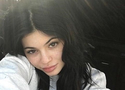 Taylor Swift, Kylie Jenner, Kim Kardashian khoe ảnh selfie mặt mộc 'hiền như cục đất' khiến fan không nhận ra