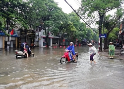 Thành Vinh mưa lớn gây ngập sâu, chuẩn bị phương án 2 cho lễ khai giảng