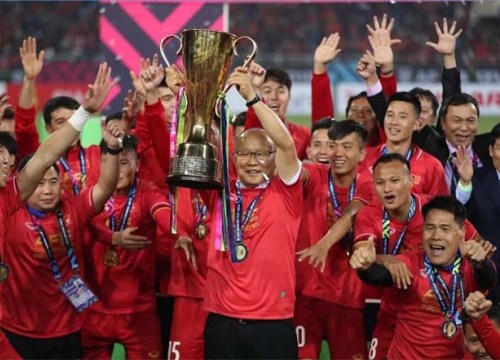 Việt Nam săn vé World Cup: Ngỡ ngàng đội hình vua Đông Nam Á so với Thái Lan