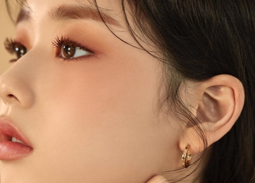 4 bảng phấn mắt tone nâu gợi nhắc đến sắc lá khô - xu hướng makeup của mùa thu đông 2019