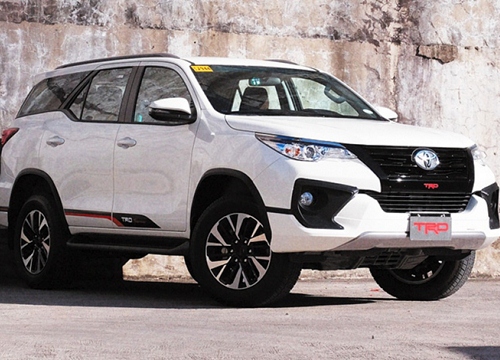 Công bố giá bán Fortuner TRD, giảm kịch sàn Hilux, Toyota đang nỗ lực chiếm lĩnh thị trường?