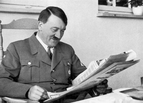 Cực sốc: Trùm phát xít Hitler sợ hãi Anh, Pháp?