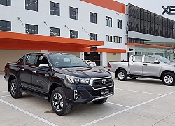 Để tăng sức cạnh tranh, Toyota HILUX giảm giá đến 33 triệu, thêm bản 2.4 MT 4&#215;2