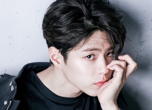 Đôi bàn tay của Park Bo Gum có gì mà khiến người hâm mộ không ngừng xuýt xoa?