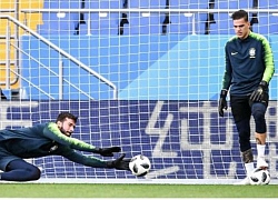 Đối thủ trực tiếp thừa nhận "khó có cửa" cạnh tranh với Alisson Becker