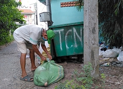 Đốt heo chết tại bãi rác cạnh cổng Đình Thần Cửu Viễn gây ô nhiễm