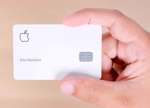 Hoảng hồn khi thẻ Apple Card bỗng nhiên bị độ chế thành...dao thái thịt, gọt hoa quả