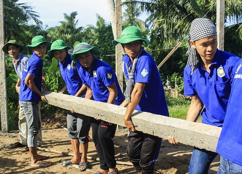 Khơi dậy khát vọng sống có ích