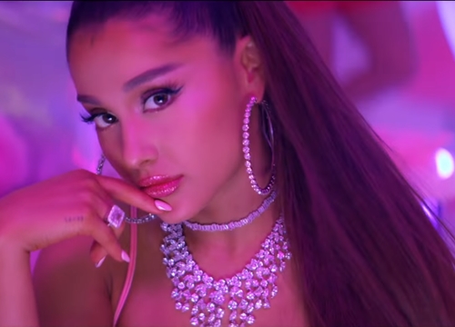 'Kiện người hôm trước, hôm sau người kiện': Ariana Grande bị tố là kẻ ăn cắp hình ảnh trongMV "7 Rings"