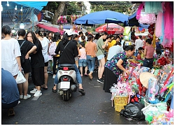 Lộn xộn, nhếch nhác&#8230; chợ Trung thu phố Hàng Mã