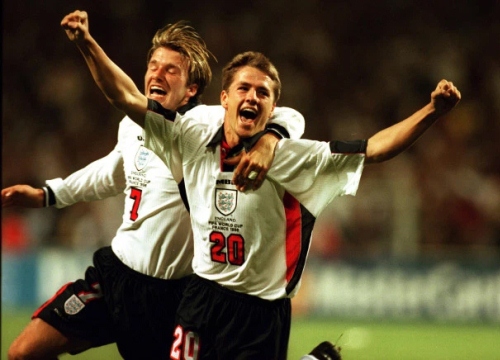 Michael Owen: 'Vic từng trách tôi không bênh vực Becks'