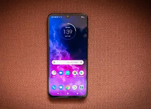 Motorola trở lại cuộc đua smartphone cao cấp