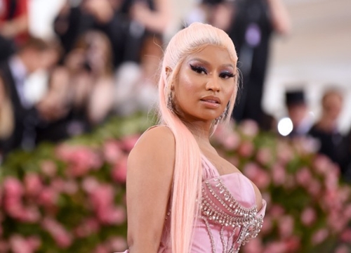 Nicki Minaj lên tiếng xin lỗi fan, khẳng định tuyên bố giải nghệ chỉ là... đường đột