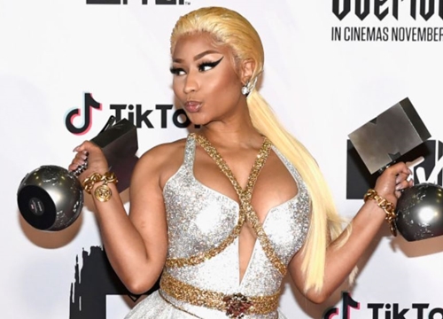 Sau phát ngôn giải nghệ, Nicki Minaj bị 'phanh phui' đang làm nhạc mới trong phòng thu