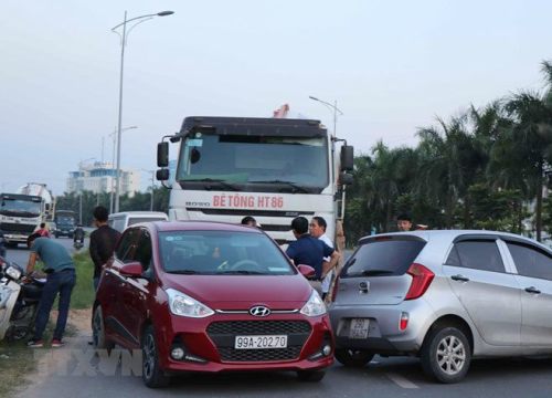 Tai nạn liên hoàn giữa 5 ô tô trên QL18, nhiều người hoảng loạn