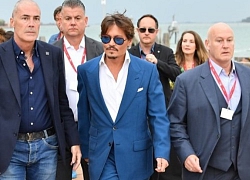 Vệ sĩ hộ tống Johnny Depp dự Venice