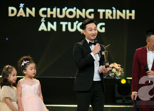 VTV Awards 2019: Thành Trung lại bị ném đá dữ dội vì thắng giải MC ấn tượng nhất