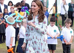 Công nương Kate Middleton thanh lịch với đầm họa tiết hoa giá gần 50 triệu đồng