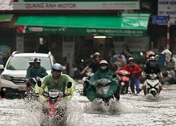 Dân mạng ngán ngẩm cảnh ùn tắc, 'phố hóa sông'