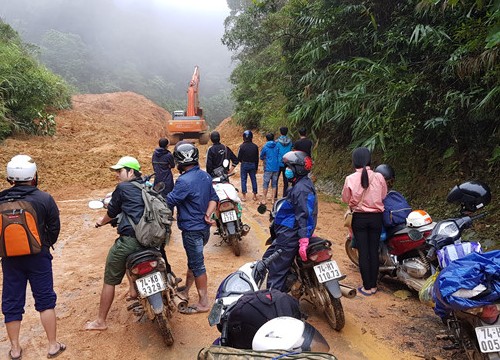 Hai xã vùng cao Quảng Trị bị cô lập hơn 6 ngày do sạt lở đất