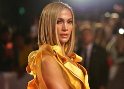 Jennifer Lopez bị phản đối trên thảm đỏ vì quá khứ mặc áo lông thú