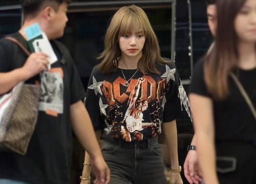 Lisa - 'nữ hoàng sold-out' mặc món nào cháy hàng món đó