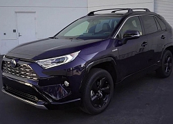 Mẫu xe SUV cỡ nhỏ tốt nhất phân khúc gọi tên Toyota RAV4 Hybrid 2019