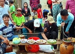 Nếm thử món chuột đồng nướng ống tre "thần thánh" ở Đắk Lắk