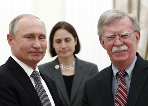 Nga nói gì sau tin ông Trump sa thải cố vấn 'diều hâu' John Bolton?