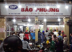 Người Hà Nội xếp hàng dài chờ mua bánh Trung thu Bảo Phương, người bán không kịp trở tay