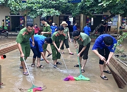 Quảng Bình: Học sinh vùng lũ đón khai giảng muộn