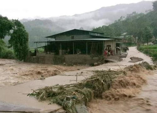 Tìm thấy xáccháu bé bị lũ cuốn trôi ở Tuyên Quang