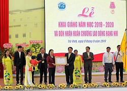 Trường ĐH Trà Vinh nhận Huân chương Lao động hạng Nhì