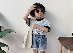 Con nhà người ta: Hơn 3 tuổi biết diện đồ chất lừ, tự mix phụ kiện chẳng thua fashionista