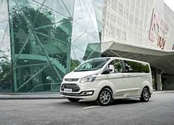 Ford Tourneo chốt giá từ 999 triệu, cạnh tranh Kia Sedona với giá thấp hơn 130 triệu đồng