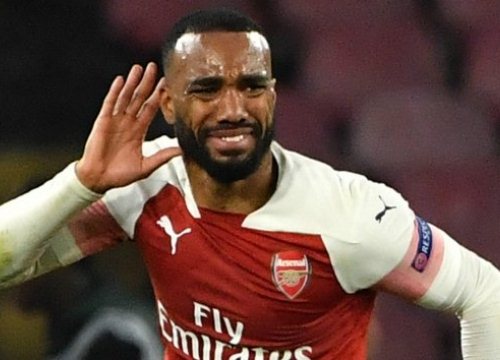 Lacazette cần thay đổi để trụ lại Arsenal