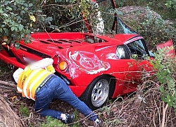 Vừa mua siêu xe Lamborghini Diablo, tài xế đã đâm tan nát